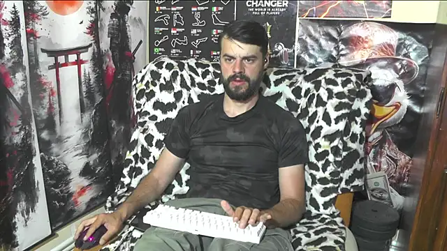 Snapshot of 00george chatting on May 2026 01:07:01 PM 00george online show from May 2026 01:07:01 PM