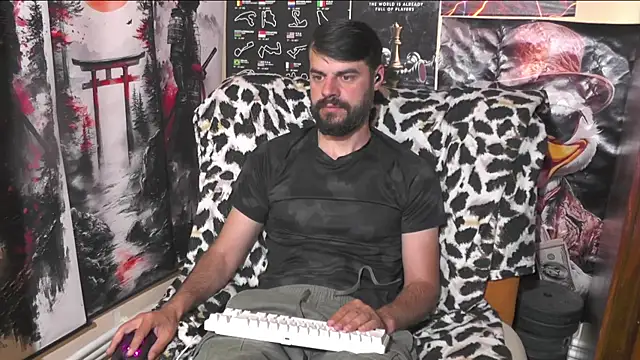 Snapshot of 00george chatting on May 2026 06:10:02 AM 00george online show from May 2026 06:10:02 AM