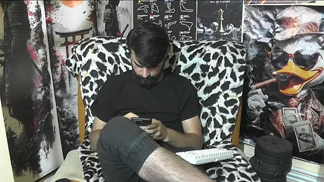 Snapshot of 00george chatting on May 2026 11:45:01 PM 00george online show from May 2026 11:45:01 PM