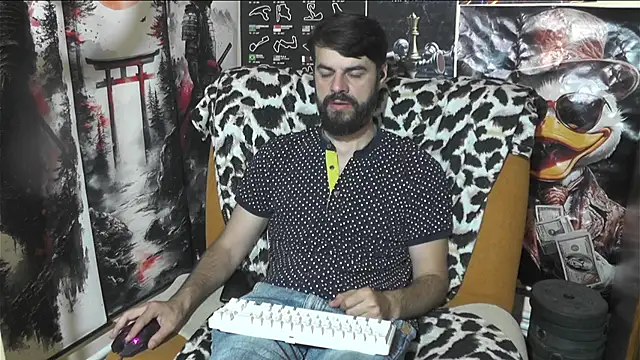 Snapshot of 00george chatting on June 2026 06:10:02 PM 00george online show from June 2026 06:10:02 PM