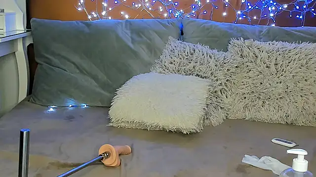 MiaBeeXX online show from February 2025 11:14:02 AM