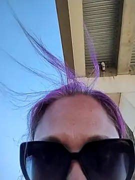 Snapshot of THEBEDroomdoOR chatting on November 2025 08:43:02 PM THEBEDroomdoOR online show from November 2025 08:43:02 PM