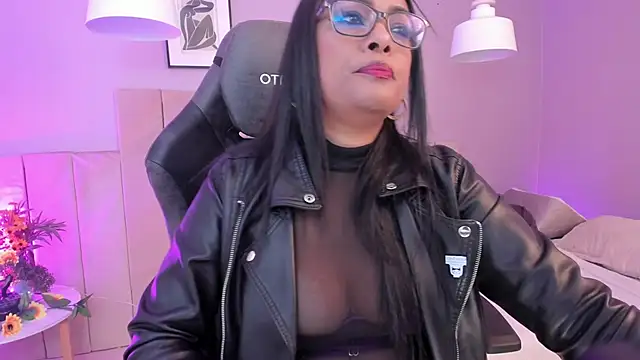 Inndrahot online show from January 2025 03:18:02 AM