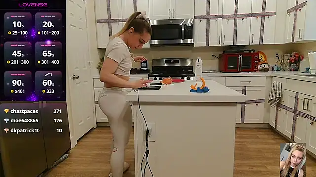 Blondiewithanass online show from January 2026 03:28:01 PM