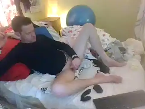 Snapshot of londonfuckwhore chatting on March 2025 12:30:02 PM londonfuckwhore online show from March 2025 12:30:02 PM