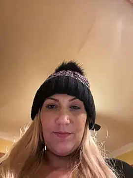 Snapshot of LittleMissEeve chatting on February 2025 05:07:02 PM LittleMissEeve online show from February 2025 05:07:02 PM