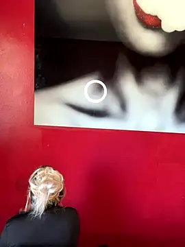 Snapshot of LittleMissEeve chatting on October 2025 06:37:01 PM LittleMissEeve online show from October 2025 06:37:01 PM