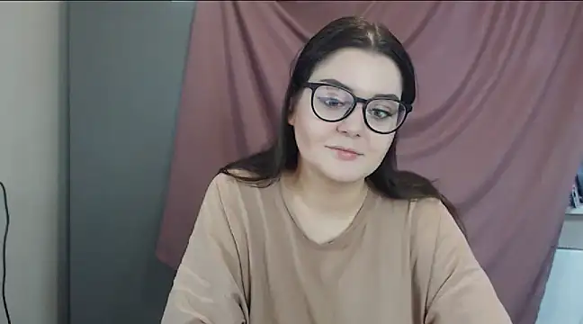 ohhhMie online show from February 2025 10:13:02 AM