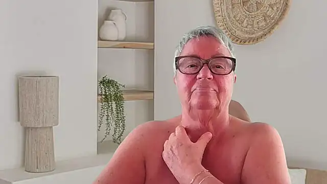 Snapshot of GrannyChrissy68 chatting on April 2026 09:32:02 PM GrannyChrissy68 online show from April 2026 09:32:02 PM
