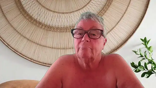 Snapshot of GrannyChrissy68 chatting on May 2026 09:20:01 PM GrannyChrissy68 online show from May 2026 09:20:01 PM