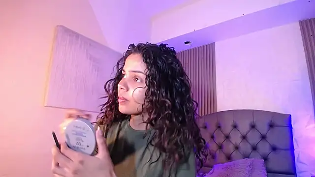 Snapshot of ximena_diaz chatting on February 2025 08:47:01 PM ximena diaz online show from February 2025 08:47:01 PM