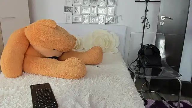 sweetemy4u online show from February 2025 11:33:01 AM