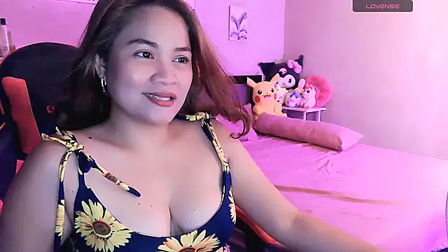 Snapshot of yenyen_ chatting on April 2026 01:42:02 PM yenyen online show from April 2026 01:42:02 PM