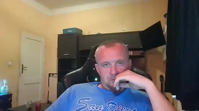 MrWhitePL online show from June 2026 04:46:02 PM