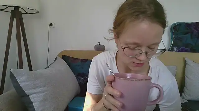 little-leni online show from October 2025 09:52:02 AM