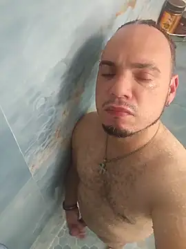 Snapshot of latinoflpr chatting on October 2025 01:50:01 AM latinoflpr online show from October 2025 01:50:01 AM