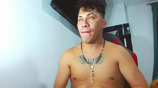 Snapshot of boyhot23x chatting on December 2024 01:56:01 AM boyhot23x online show from December 2024 01:56:01 AM