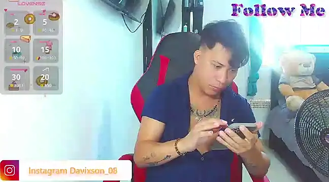 Snapshot of boyhot23x chatting on January 2025 02:45:01 PM boyhot23x online show from January 2025 02:45:01 PM