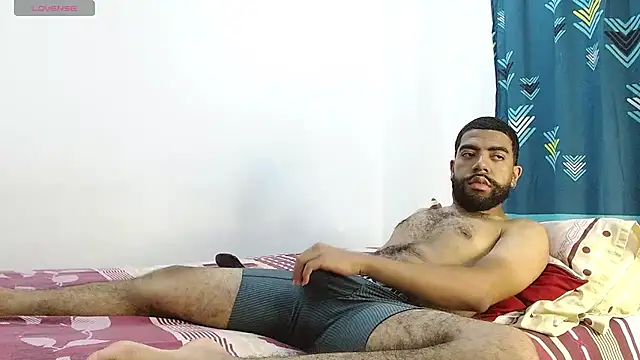 Snapshot of Aroon_Stonne chatting on March 2025 04:17:02 AM Aroon Stonne online show from March 2025 04:17:02 AM