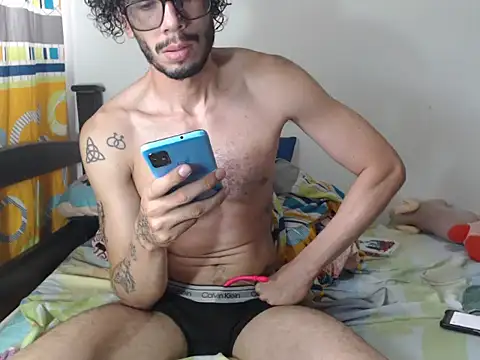 alisterxxx online show from October 2025 06:28:02 PM