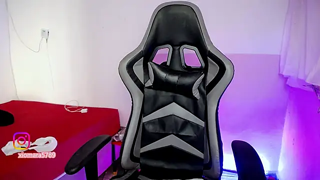 ninatiny online show from December 2024 02:33:01 PM