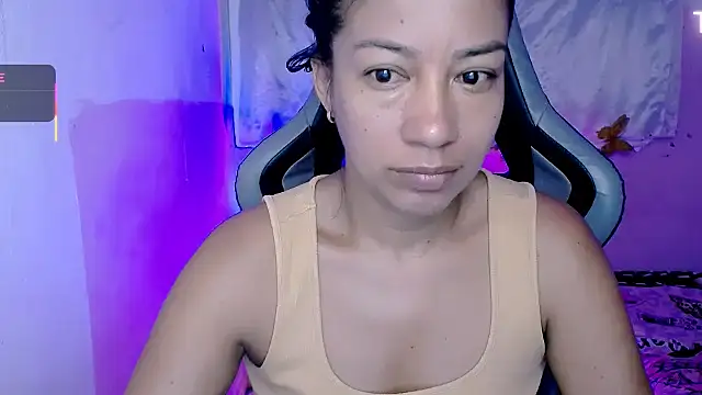 ninatiny online show from October 2025 07:52:02 AM