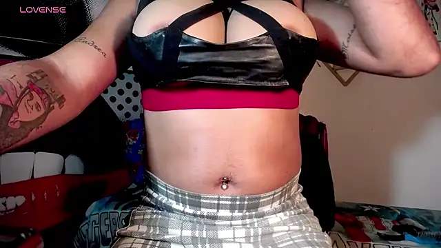 Snapshot of DanyKrox chatting on October 2025 04:59:02 AM DanyKrox online show from October 2025 04:59:02 AM