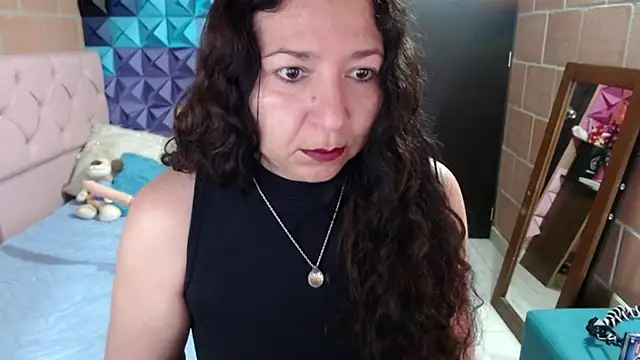 katifoxx online show from February 2025 05:50:02 PM