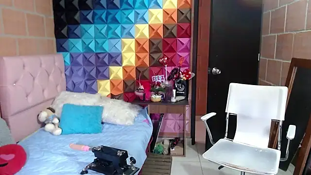 katifoxx online show from March 2025 05:33:01 PM