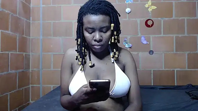 Snapshot of Magaharper10 chatting on May 2026 06:57:02 PM Magaharper10 online show from May 2026 06:57:02 PM