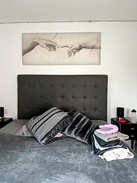 Clara-xoxo online show from November 2025 02:05:02 PM