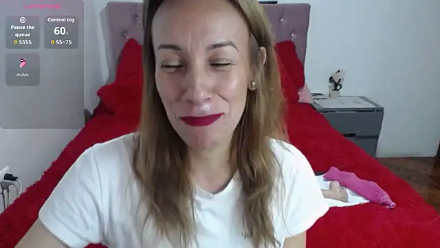 Snapshot of cristin_doll_ chatting on October 2025 04:06:02 PM cristin doll online show from October 2025 04:06:02 PM