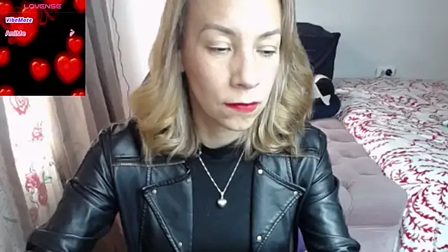 Snapshot of cristin_doll_ chatting on February 2026 07:17:02 PM cristin doll online show from February 2026 07:17:02 PM