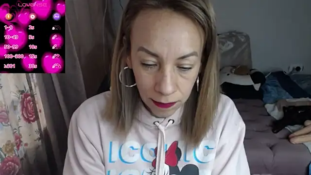 Snapshot of cristin_doll_ chatting on February 2026 07:25:02 PM cristin doll online show from February 2026 07:25:02 PM