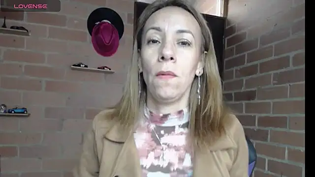 Snapshot of cristin_doll_ chatting on April 2026 02:34:01 PM cristin doll online show from April 2026 02:34:01 PM