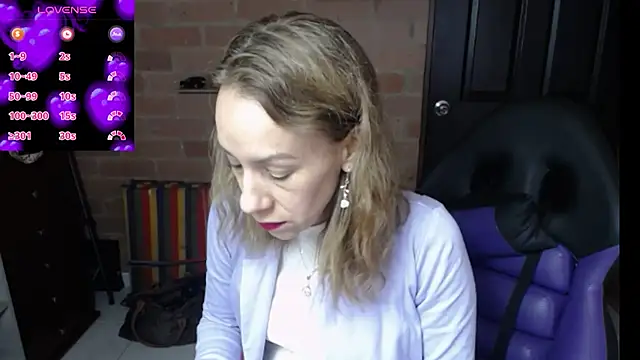 Snapshot of cristin_doll_ chatting on May 2026 02:32:02 PM cristin doll online show from May 2026 02:32:02 PM