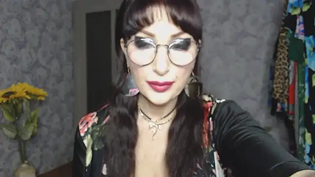 Snapshot of Aziza1 chatting on January 2026 07:34:01 PM Aziza1 online show from January 2026 07:34:01 PM