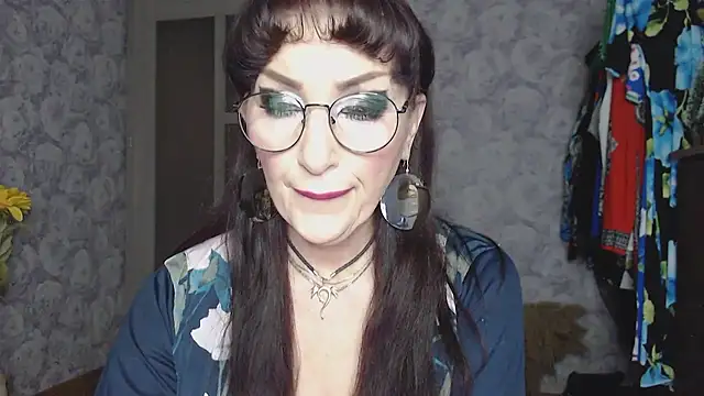 Snapshot of Aziza1 chatting on February 2026 01:41:01 PM Aziza1 online show from February 2026 01:41:01 PM