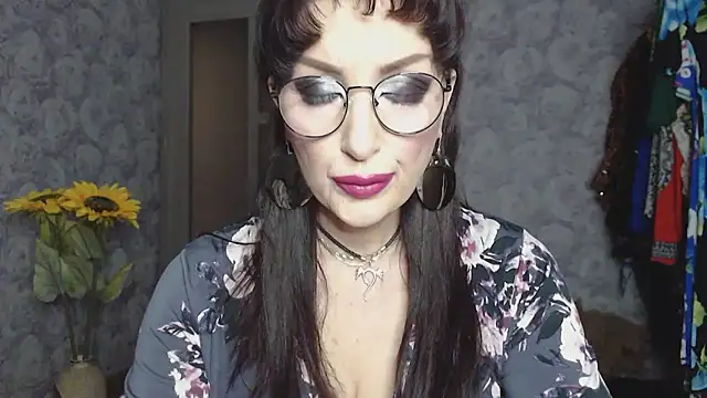 Snapshot of Aziza1 chatting on February 2026 01:01:02 PM Aziza1 online show from February 2026 01:01:02 PM