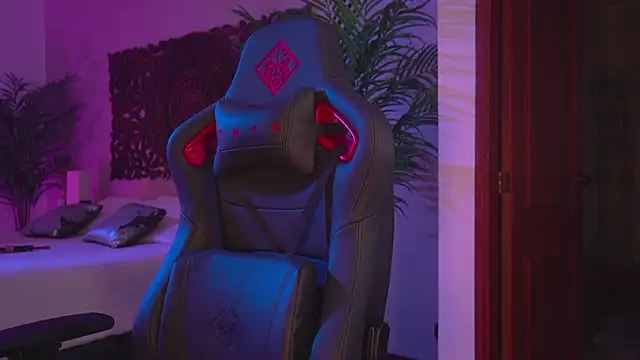 ambarEvans online show from March 2025 11:12:01 PM