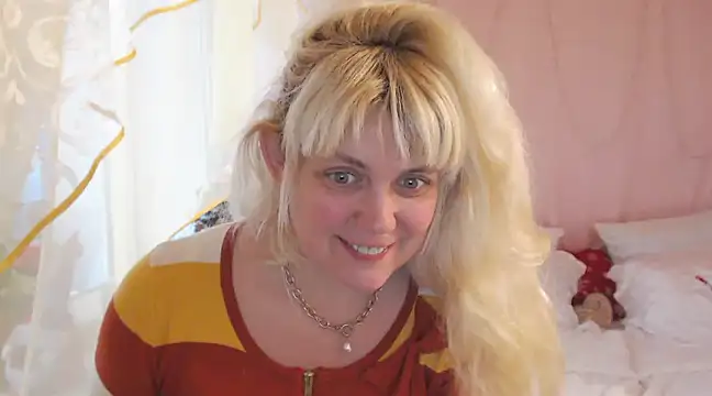 Snapshot of SunnySylvia chatting on December 2024 08:00:02 AM SunnySylvia online show from December 2024 08:00:02 AM