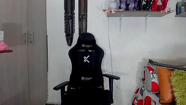 sashasweethot online show from November 2025 01:37:02 PM