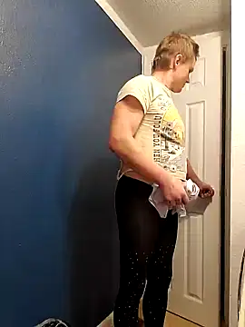 Snapshot of MaddyC6992 chatting on January 2025 01:35:01 PM MaddyC6992 online show from January 2025 01:35:01 PM