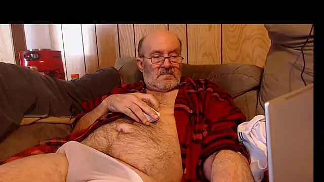 Snapshot of snickers1 chatting on April 2026 05:03:01 PM snickers1 online show from April 2026 05:03:01 PM