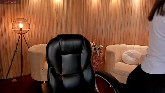 MorganHicks online show from October 2025 08:44:01 PM