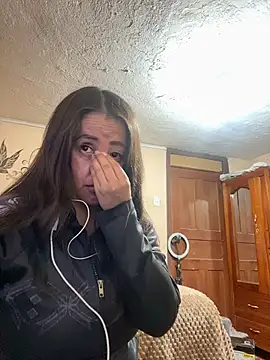 latinfemale online show from October 2025 11:26:02 PM