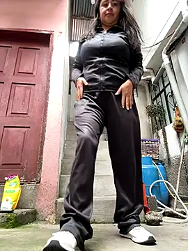 latinfemale online show from November 2025 04:28:02 PM