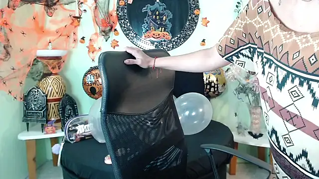 DestinyHills online show from October 2025 12:17:02 PM