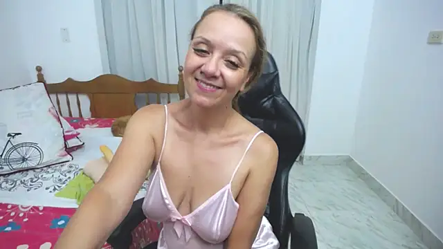 yeslluisa online show from March 2025 12:28:02 AM