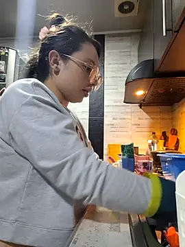 linda-schmidt online show from February 2026 02:48:01 AM